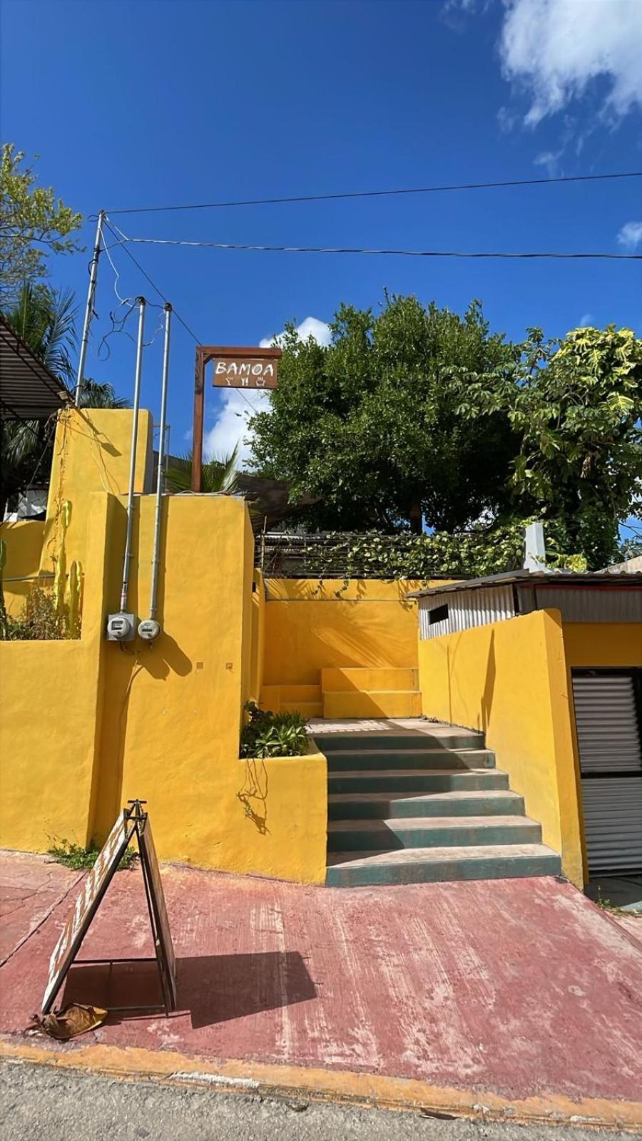 La Embajada